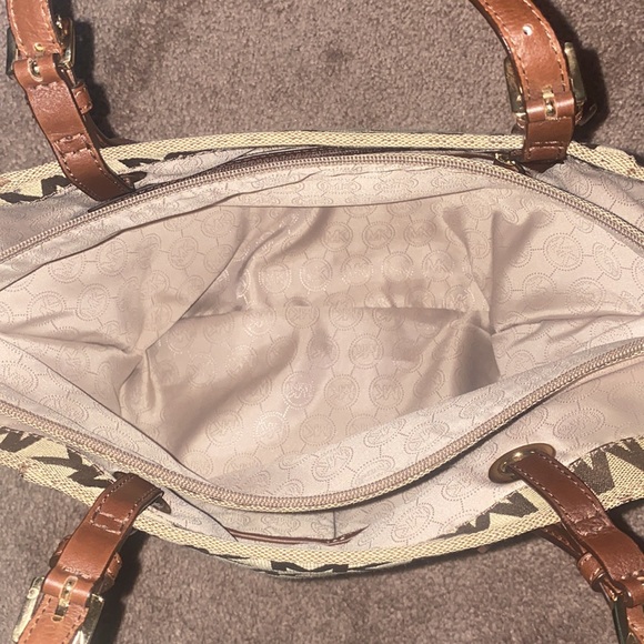 Michael Kors Tote Bag - Picture 8 of 8